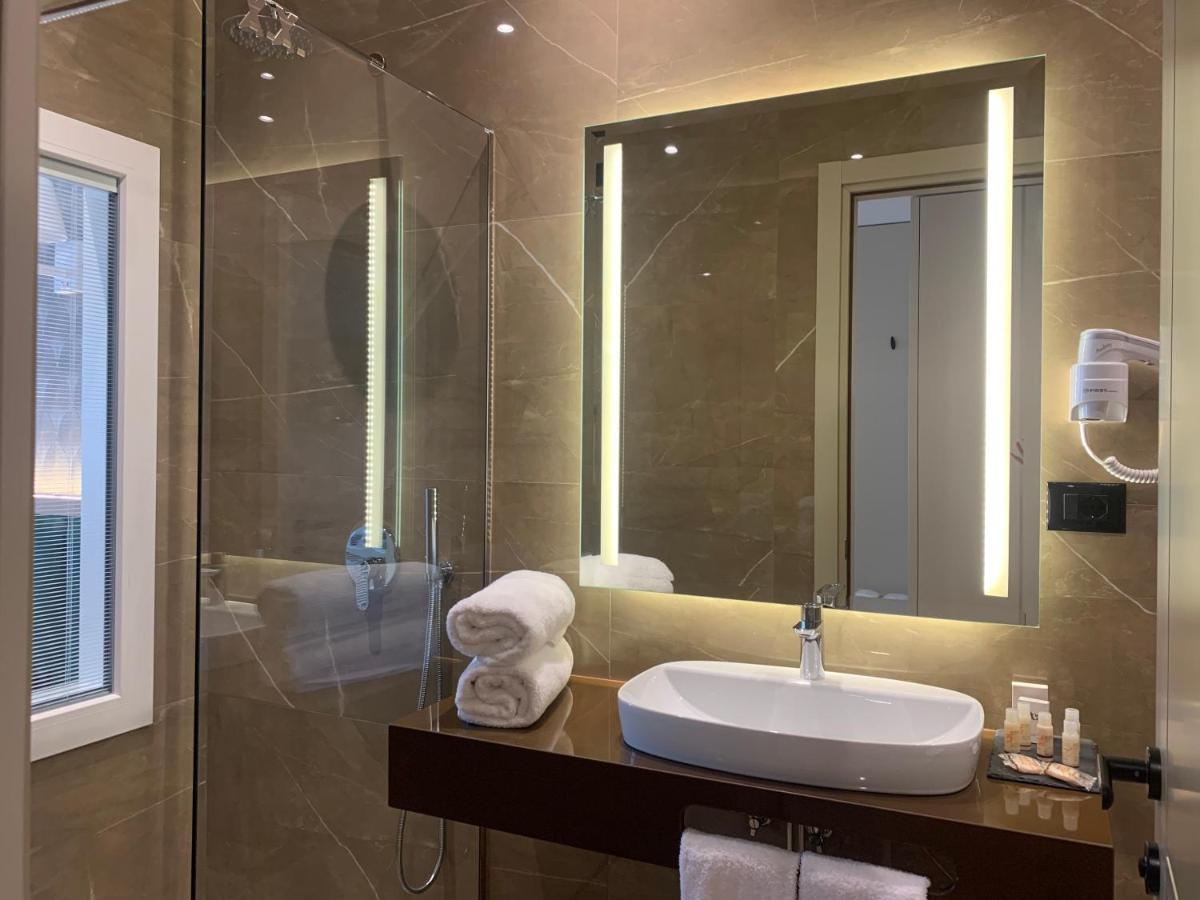 Iliad Hotel Durres Exterior photo